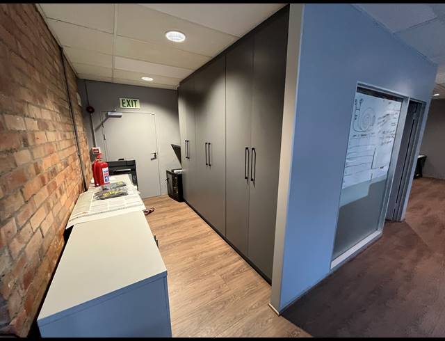 190M² OFFICE TO LET IN GREEN POINT